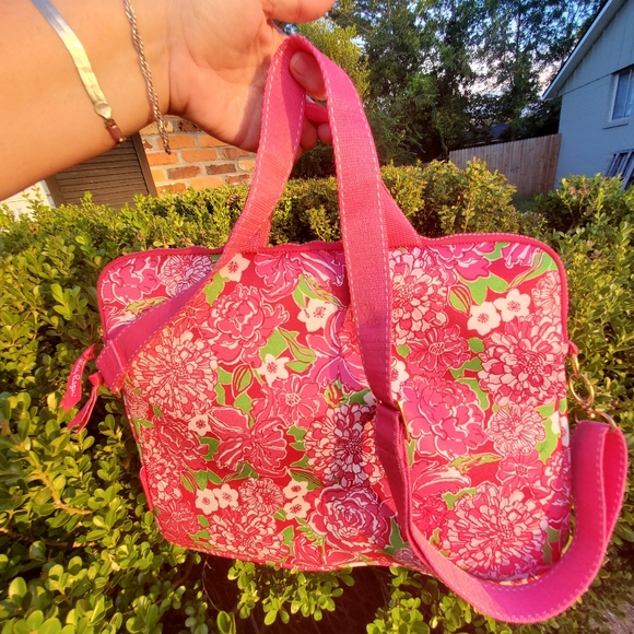 LILLY PULITZER | PINK AND GREEN FLORAL TROPICAL FLORALS LAPTOP CASE - Picture 8 of 13